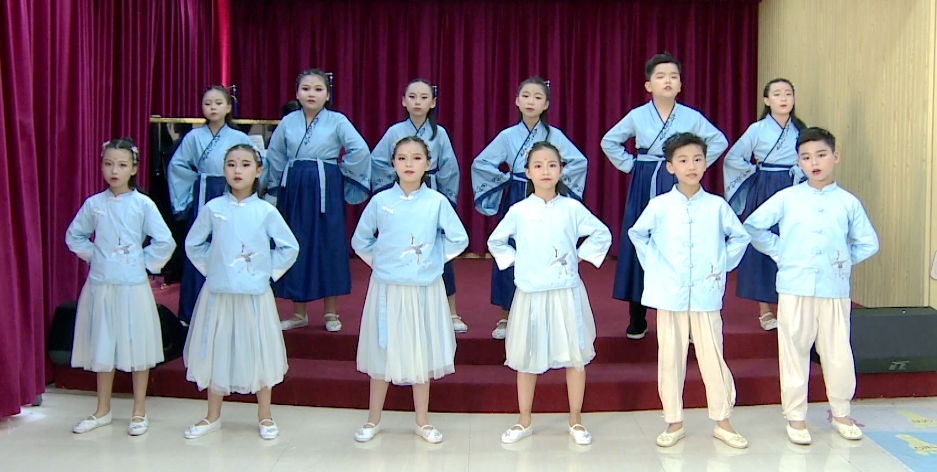 晋江市实验小学：《登鹳雀楼》.png