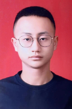 陈俊宇 免冠照.jpg